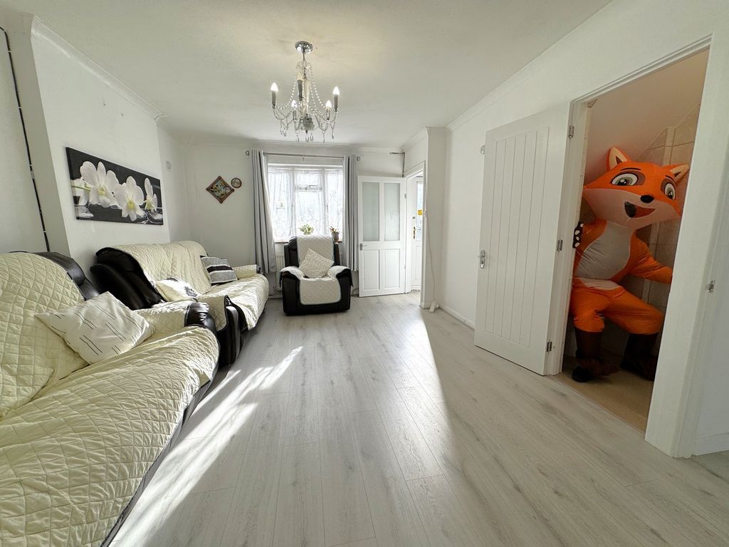 Property photo 2 of 26