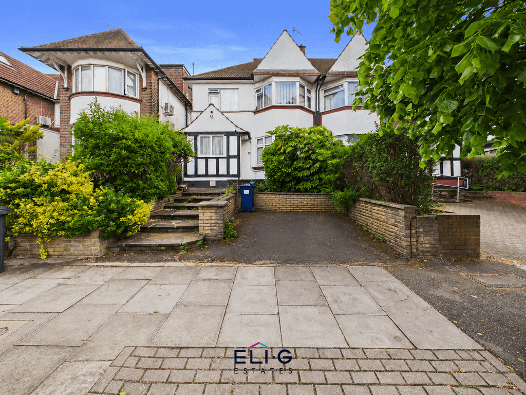 Property photo 1 of 17 4 Bed Semi-Detached House For Sale Woodlands With Off Street Parking, London Nw11