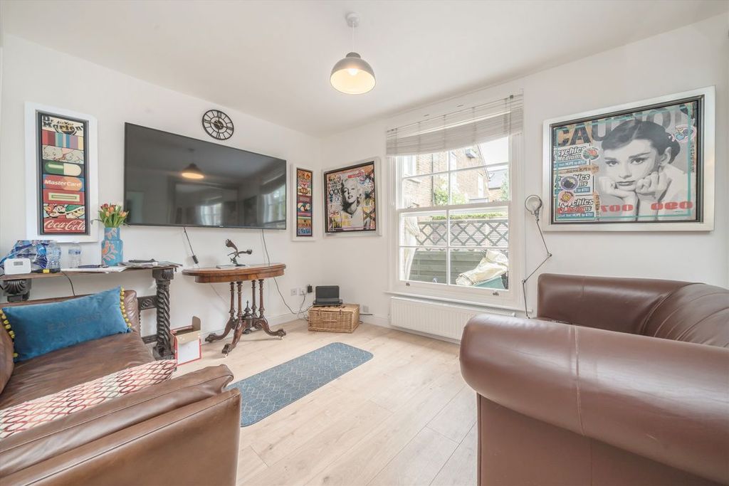 Property photo 2 of 9