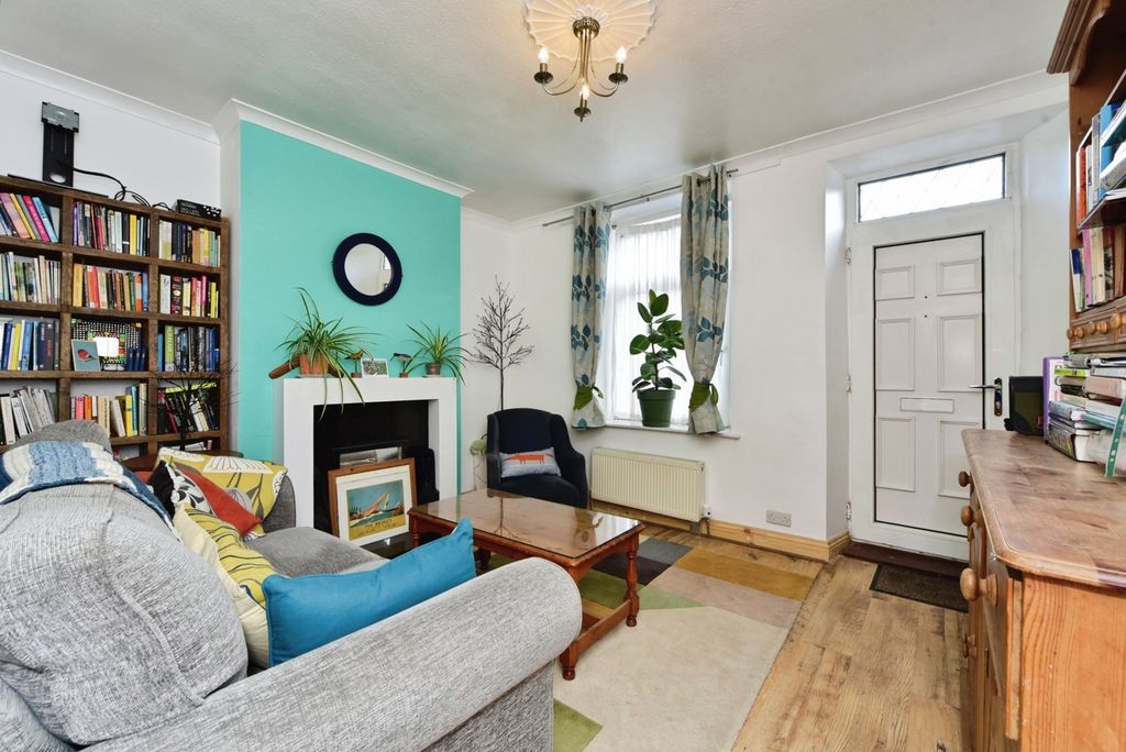 Property photo 3 of 16 Pbox-Img.Jpg