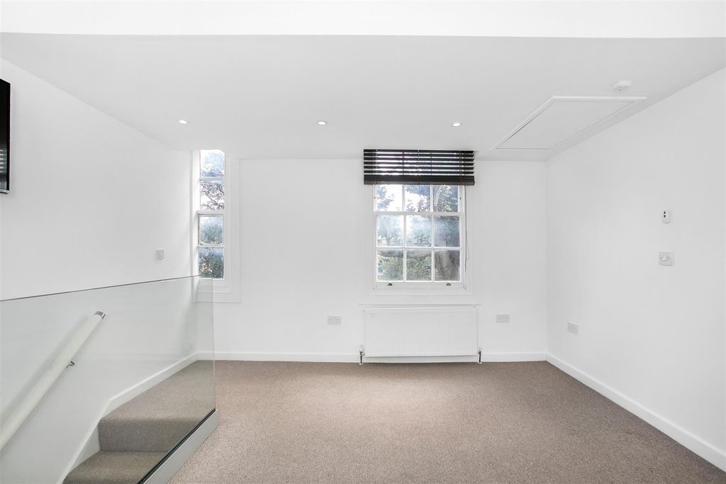 Property photo 3 of 14 R2A9348.Jpg