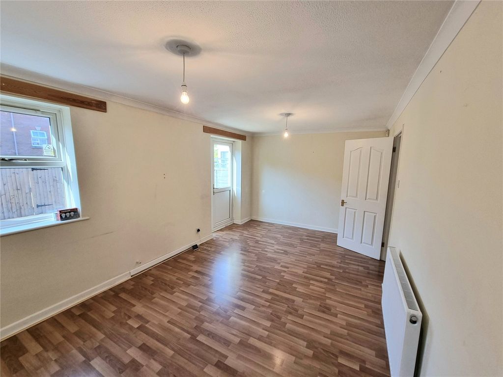 Property photo 3 of 18 Picture No. 21