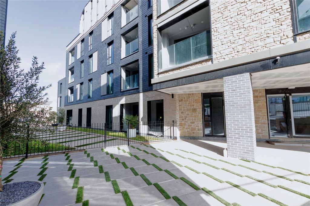 Additional image 11 of 3 bed flat for salePentire Avenue, Newquay, Cornwall TR7