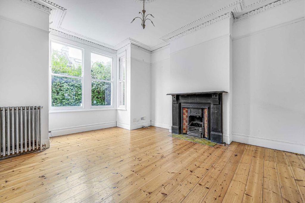 Property photo 2 of 9
