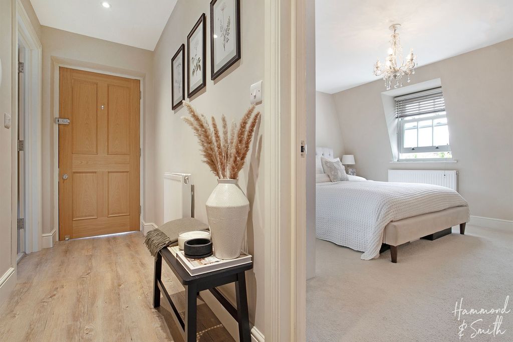 Additional image 12 of 2 bed flat for saleHemnall Street, Epping CM16