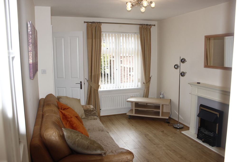 Property photo 2 of 11