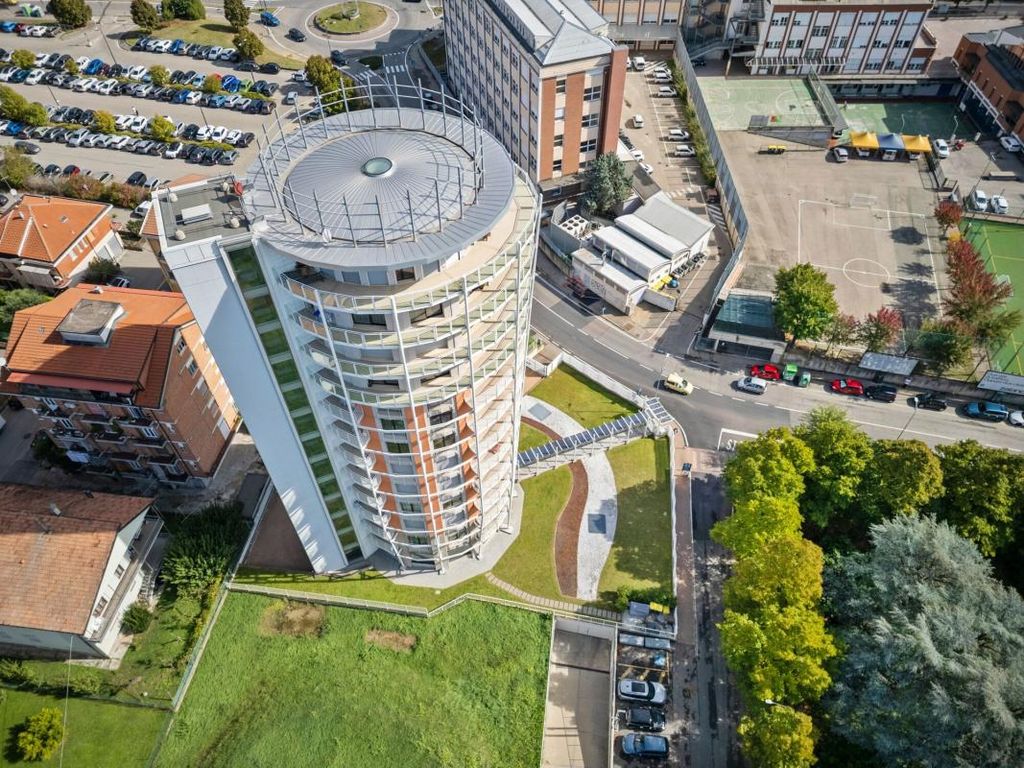 Property photo 3 of 25