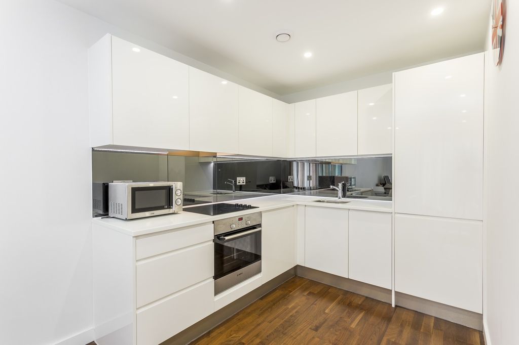 Property photo 3 of 7 Kitchen
