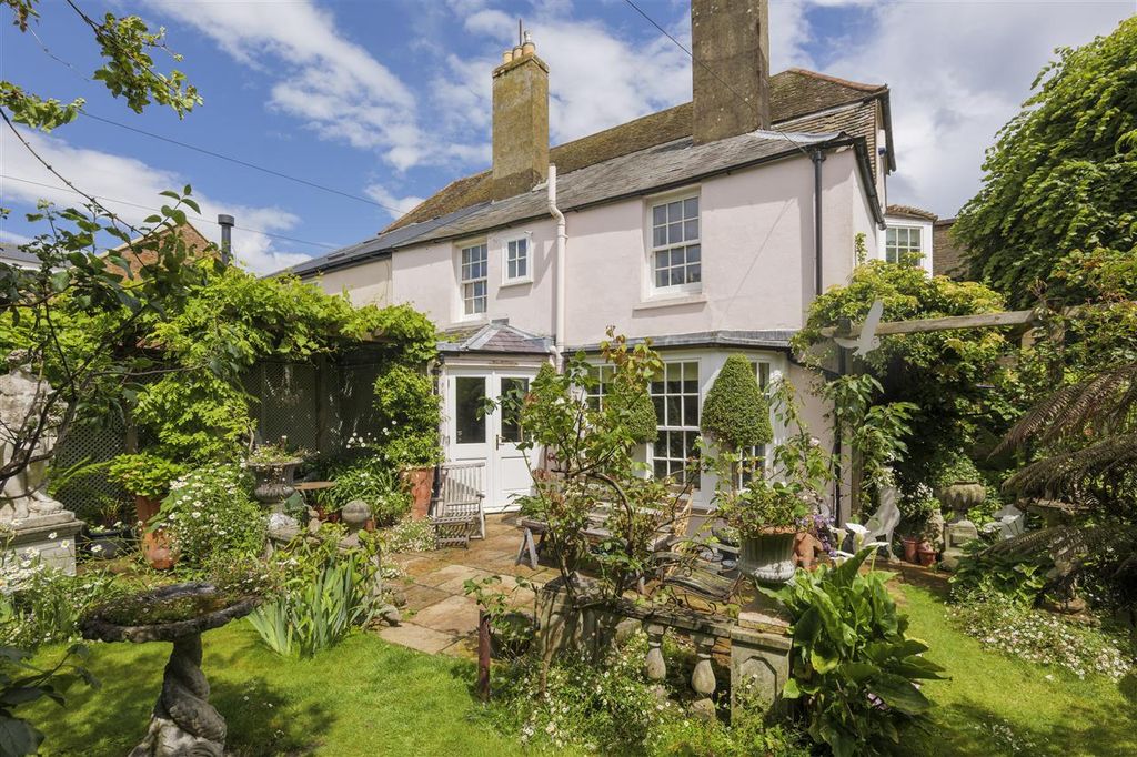 Property photo 3 of 33