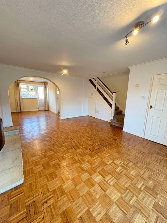 Property photo 2 of 17 Photo 4