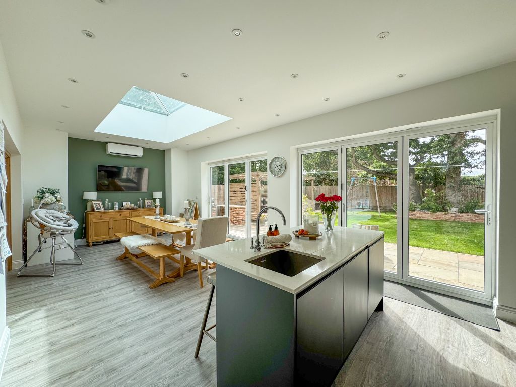 Property photo 3 of 39 Img_4773