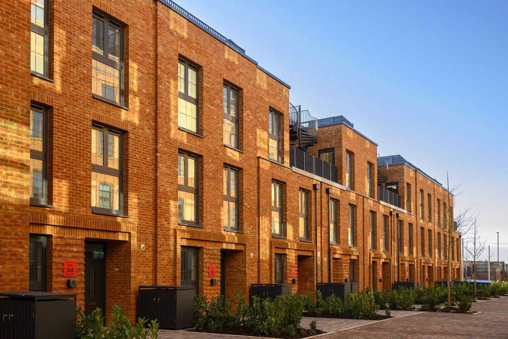 Property photo 2 of 9