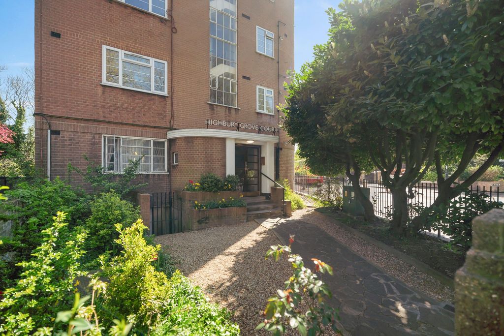 Property photo 2 of 11