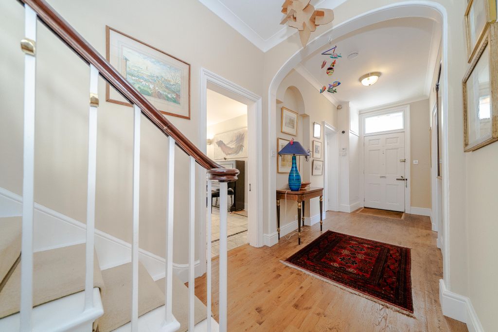 Property photo 2 of 35
