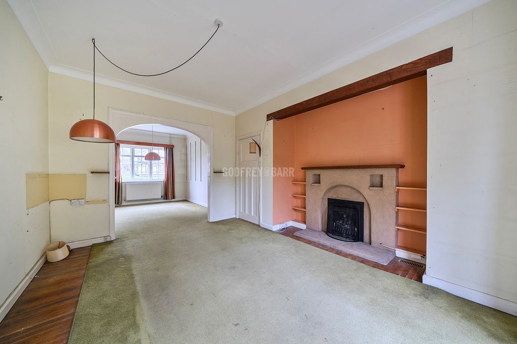 Property photo 2 of 17