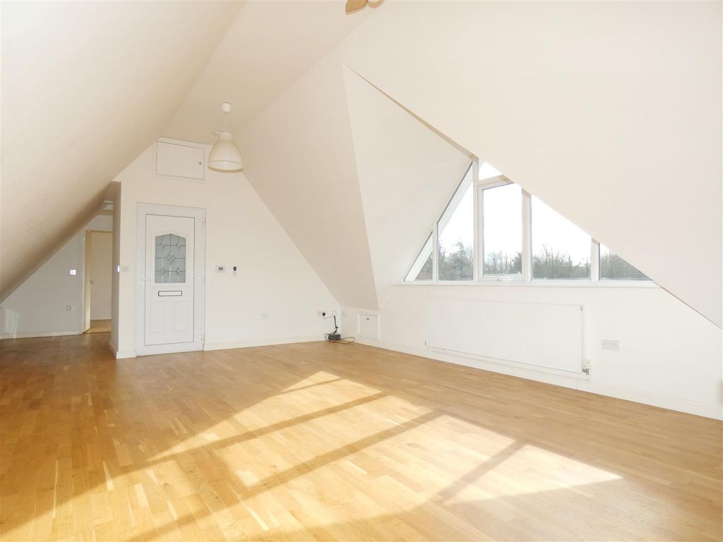 Property photo 3 of 9 Picture 3