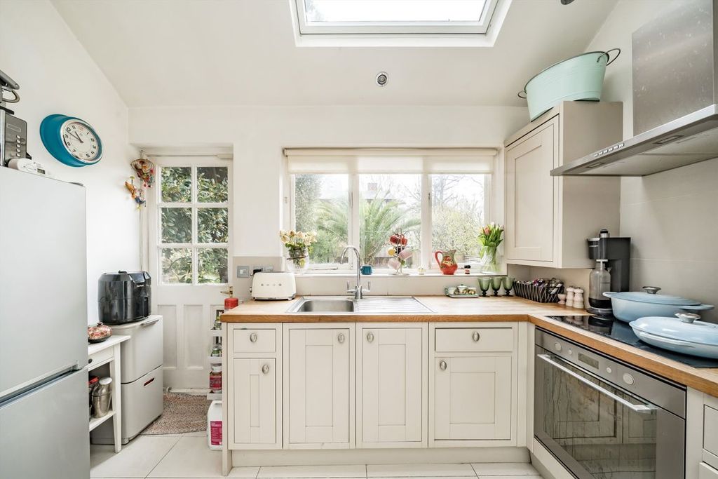 Property photo 3 of 6