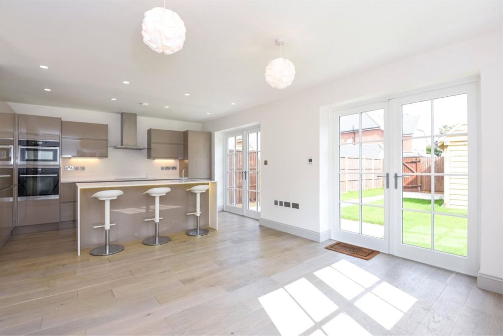 Property photo 1 of 11 Picture No. 20