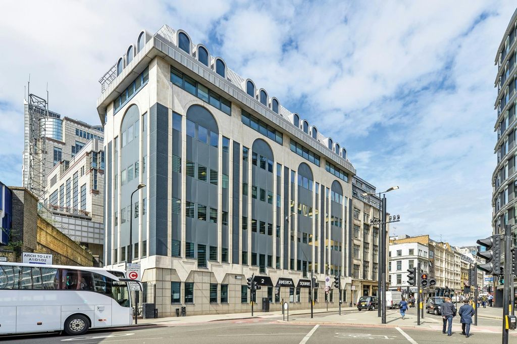Property photo 1 of 8 1 2 America Square External.Jpg