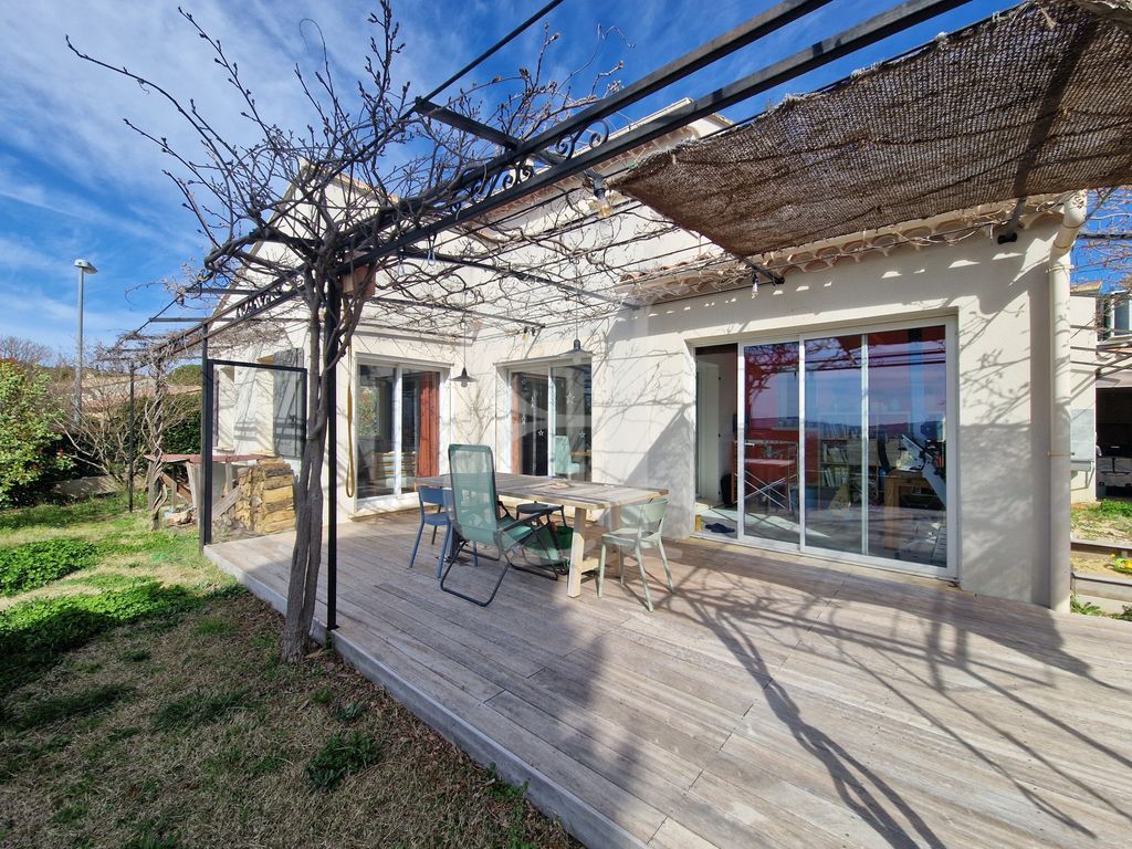 Property photo 2 of 23