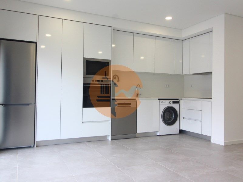 Property photo 1 of 32