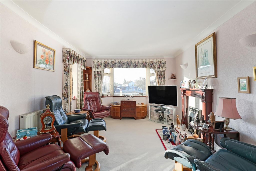 Property photo 3 of 13 Ph15_5702051.Jpg