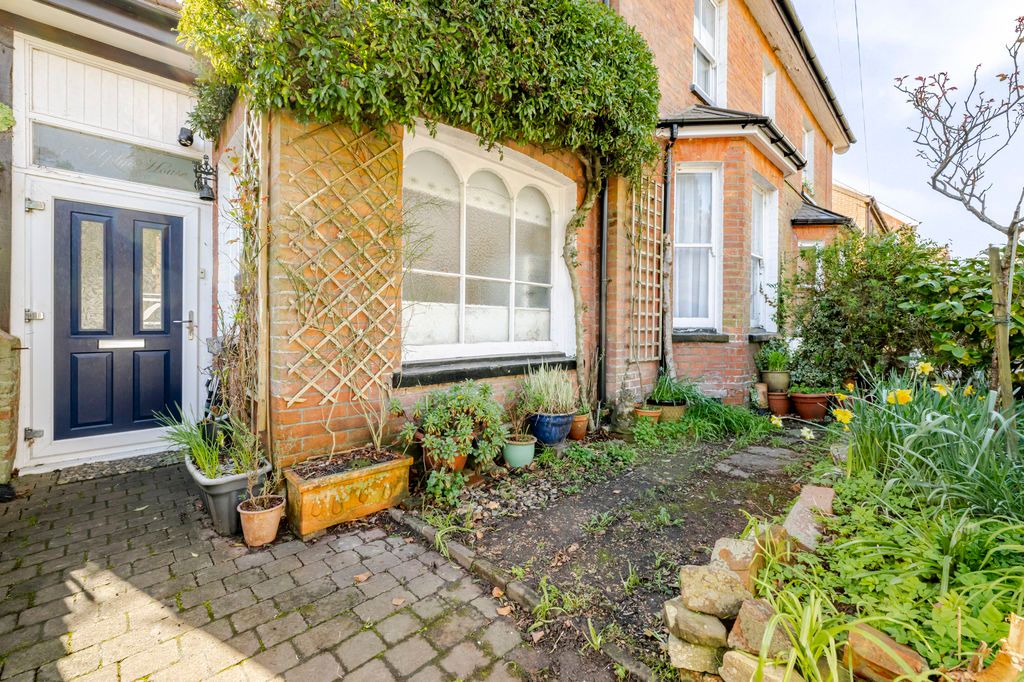 Property photo 1 of 13 Photo 11