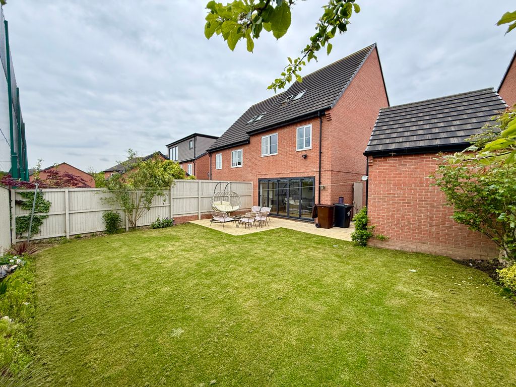 Property photo 3 of 19 Rear Garden