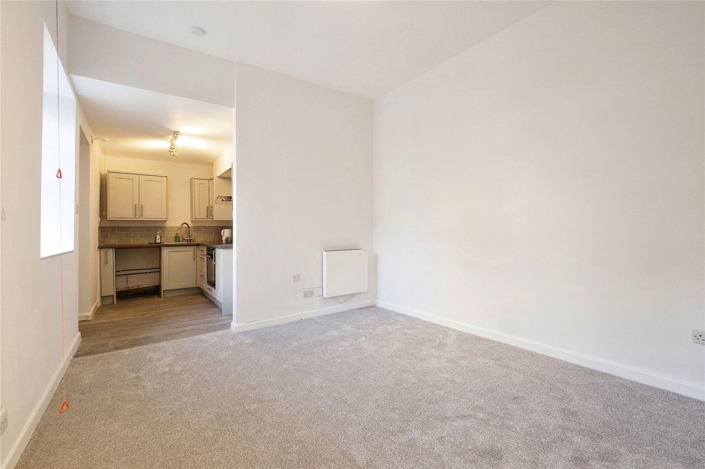 Property photo 3 of 9 Picture No. 06