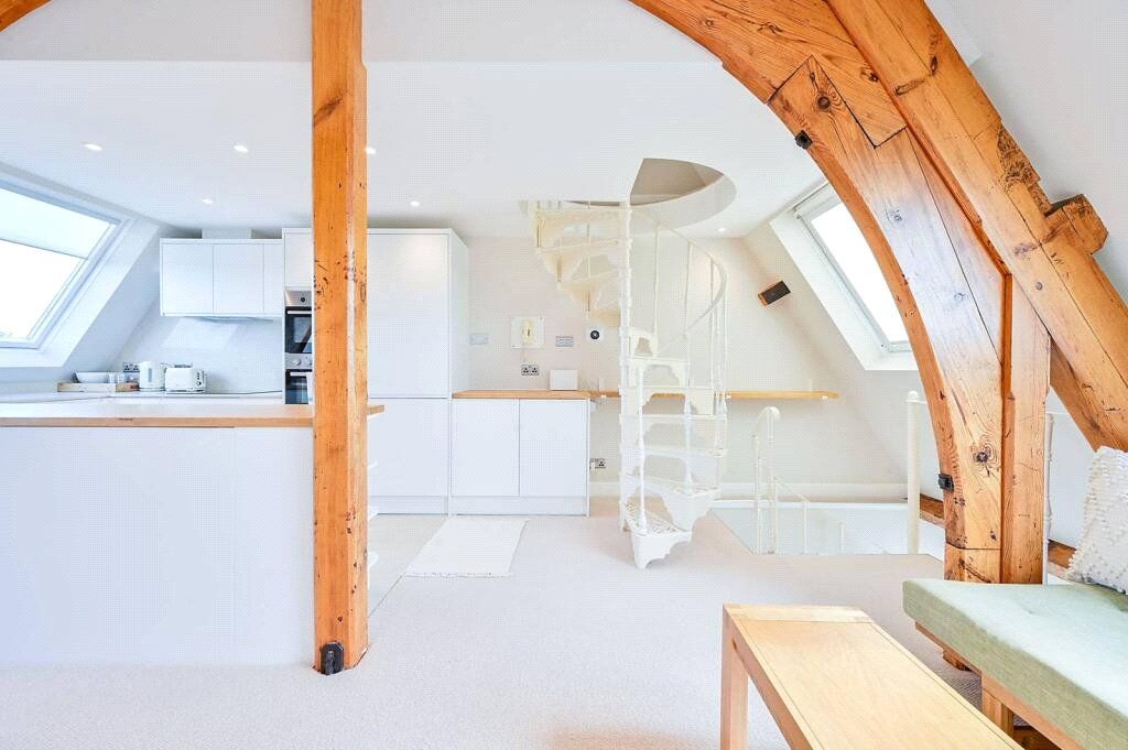 Property photo 2 of 15 Picture No. 11