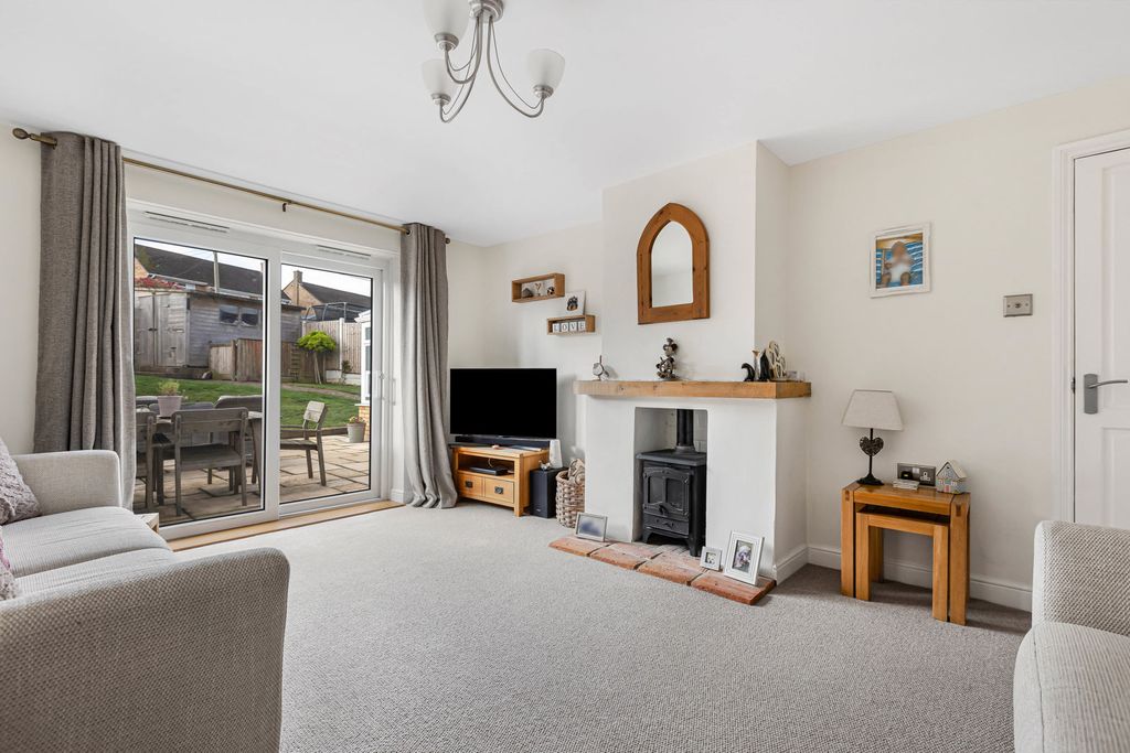 Property photo 2 of 23 Living Room