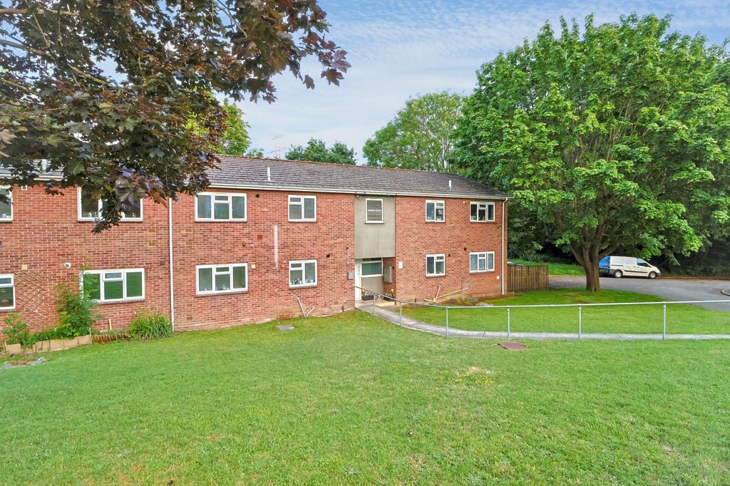 Property photo 1 of 10 40 Broadwey Close, Weymouth, DT3 5Ph