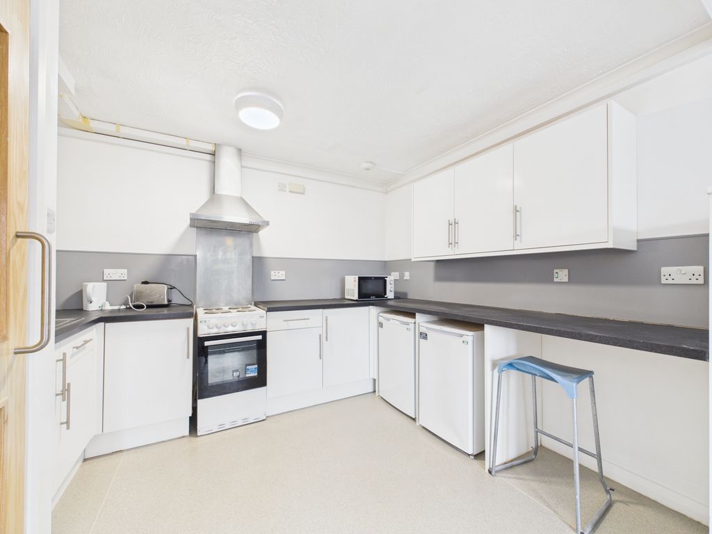 Property photo 2 of 7 Cam02660G0-Pr0177-Still002