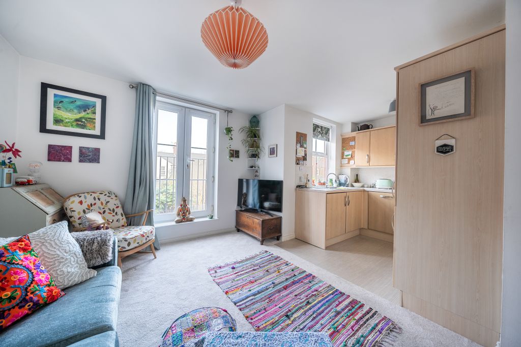 Property photo 2 of 16 126629818