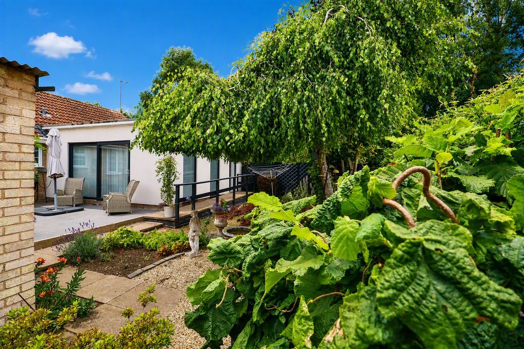 Property photo 2 of 8