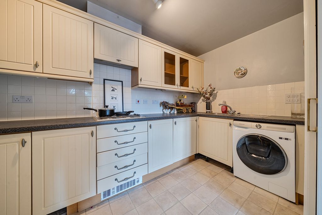 Property photo 3 of 20 1510608-1-6A8c259...
