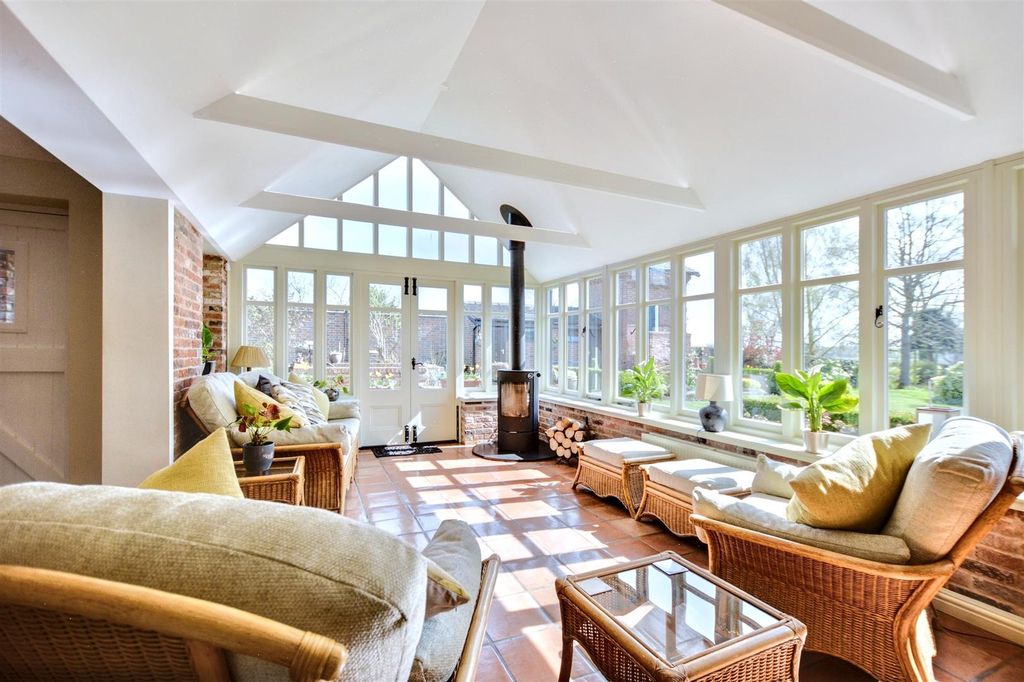 Property photo 3 of 54 Conservatory