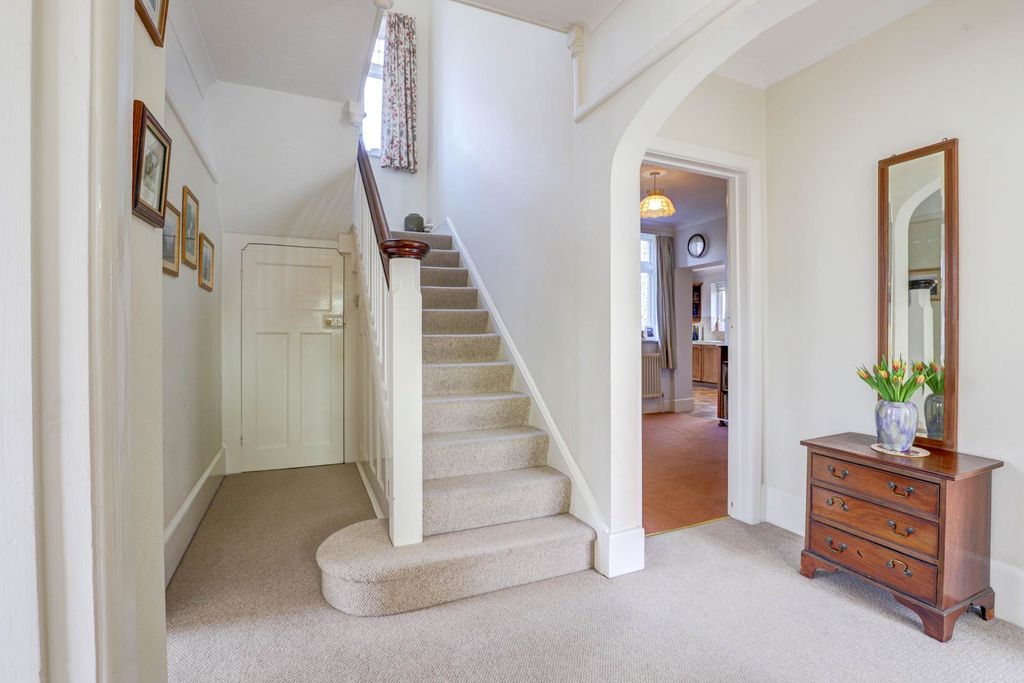 Property photo 2 of 24