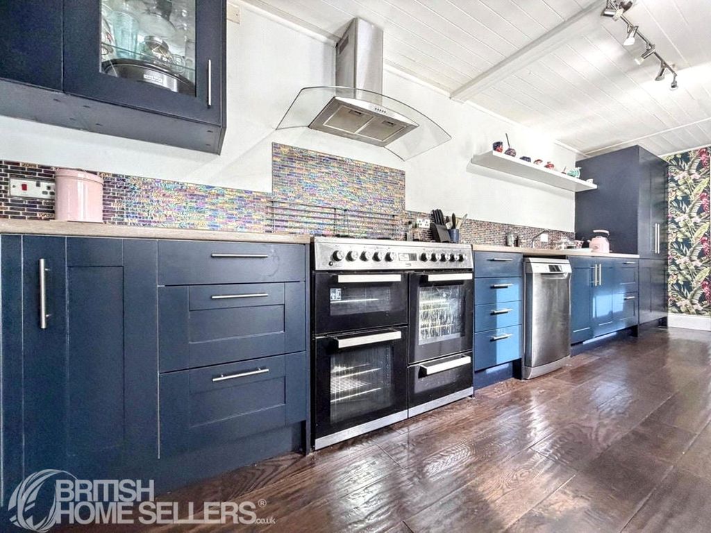 Property photo 3 of 25 Picture No. 05
