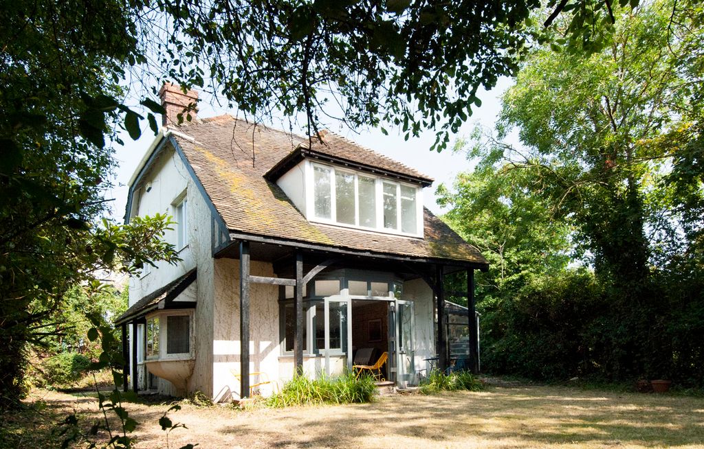 Property photo 1 of 27