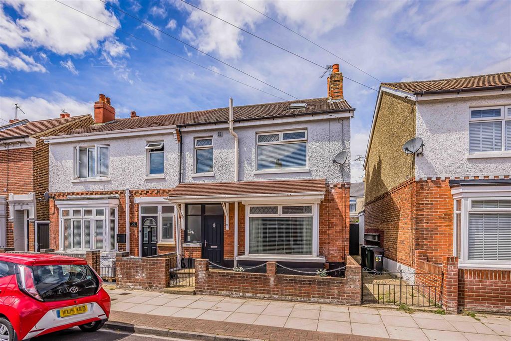 Property photo 1 of 24 81 Chesterfield Road, Portsmouth-Small-Porticomark