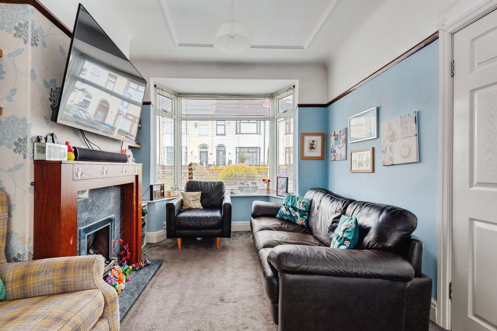 Property photo 3 of 15 Pbox-Img.Jpg