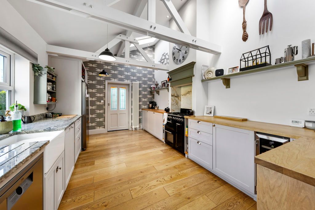 Property photo 3 of 37 Kitchen