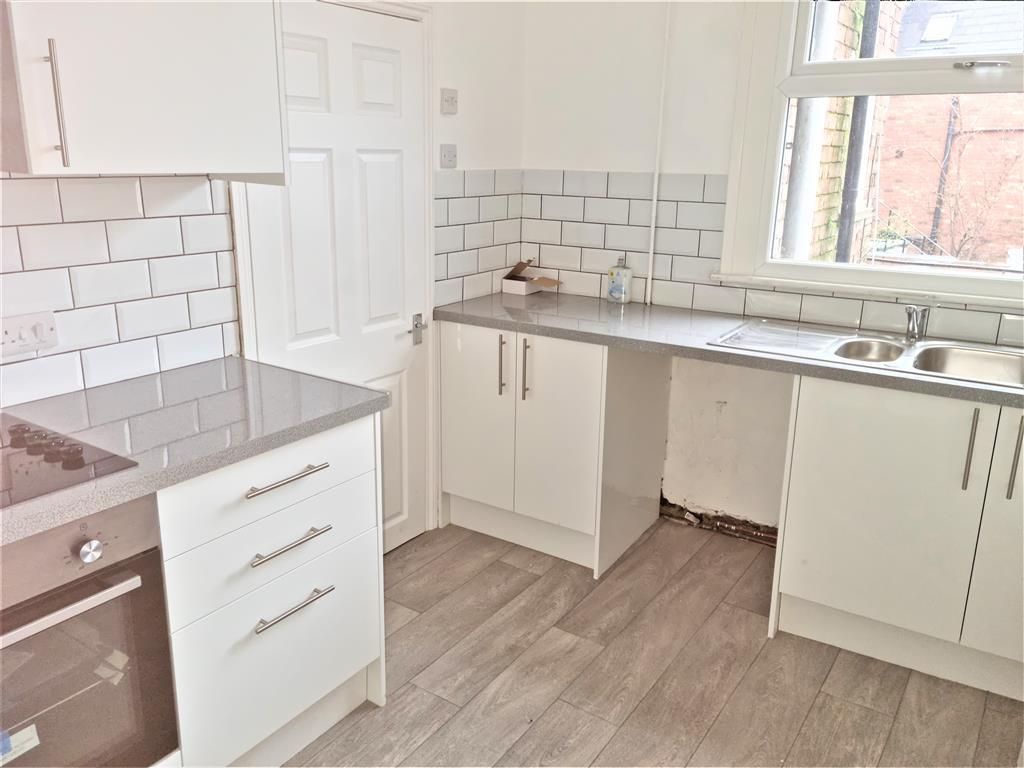 Property photo 1 of 4 Kitchen