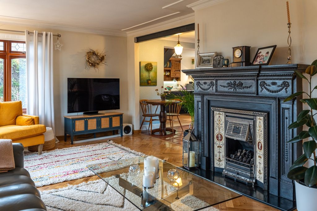 Property photo 2 of 34 Wesley Close-14