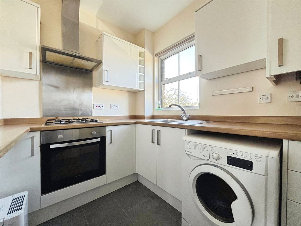 Property photo 2 of 7 Kitchen