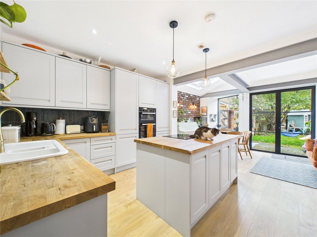 Property photo 1 of 24 Picture No. 31