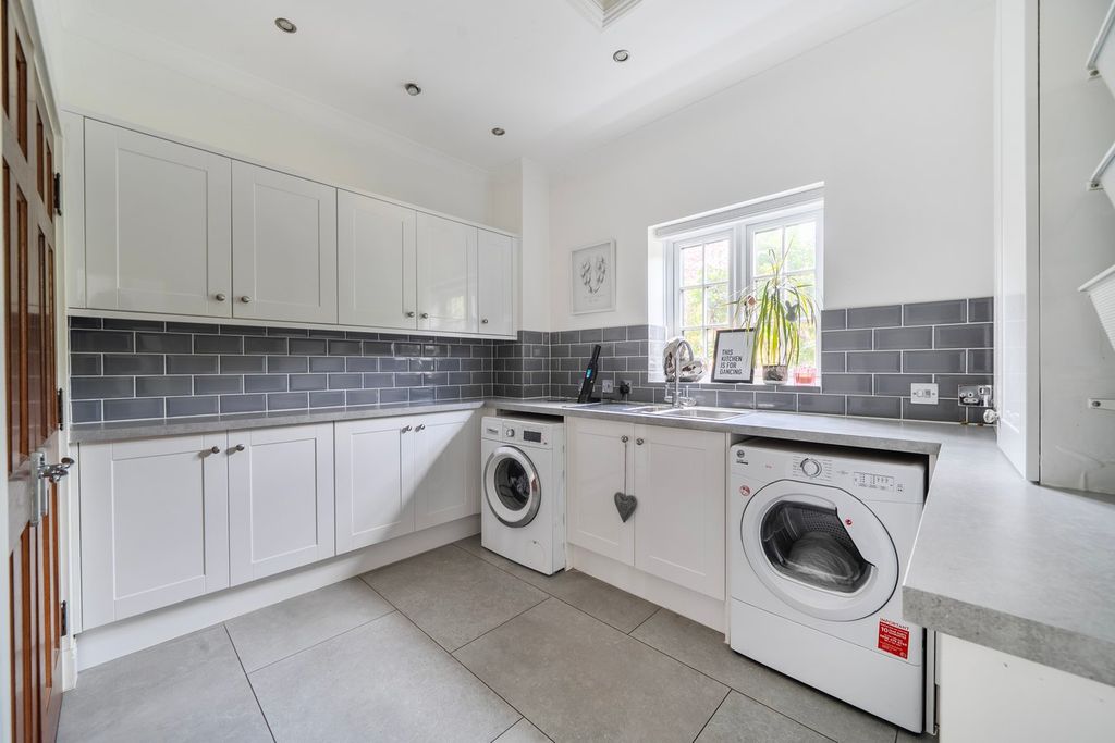 Additional image 7 of 6 bed detached house for saleChurch Road, Westoning MK45