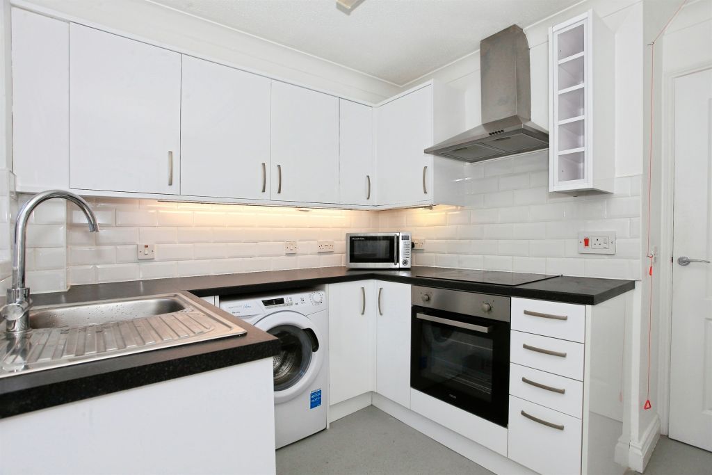 Property photo 3 of 17