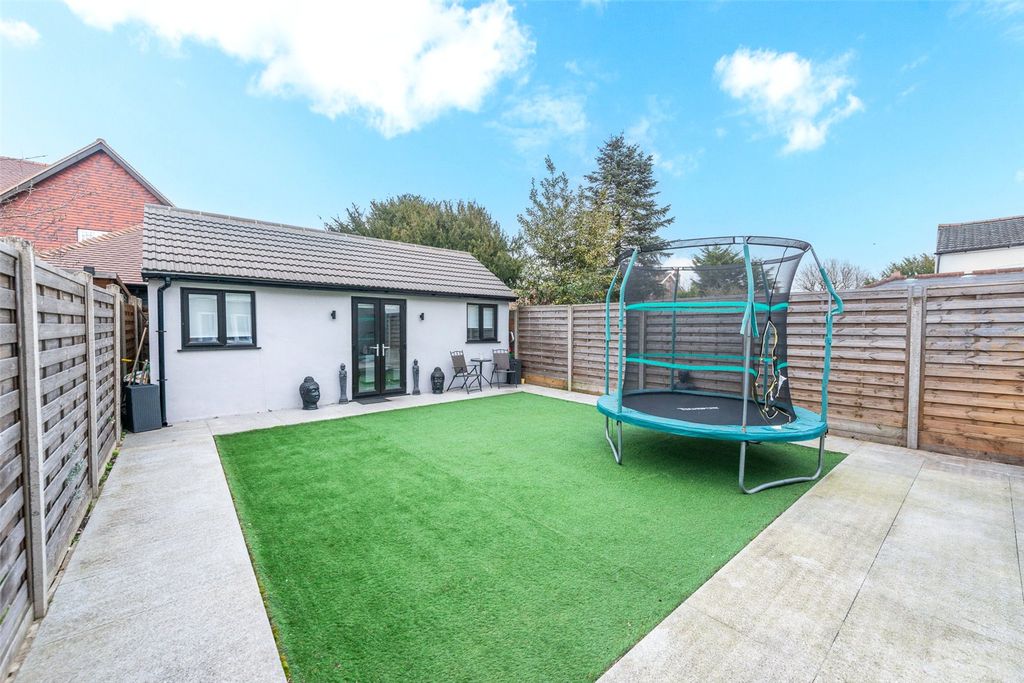 Property photo 2 of 20 Garden